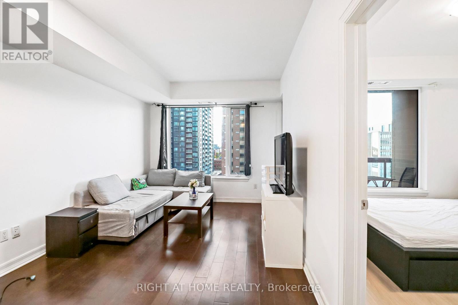 810 - 238 Besserer Street, Ottawa, Ontario  K1N 6B1 - Photo 4 - X12833232