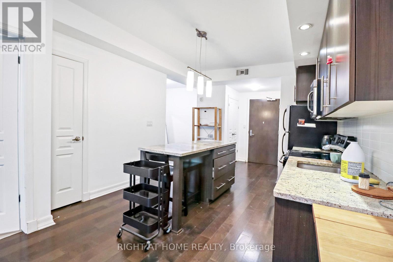 810 - 238 Besserer Street, Ottawa, Ontario  K1N 6B1 - Photo 7 - X12833232