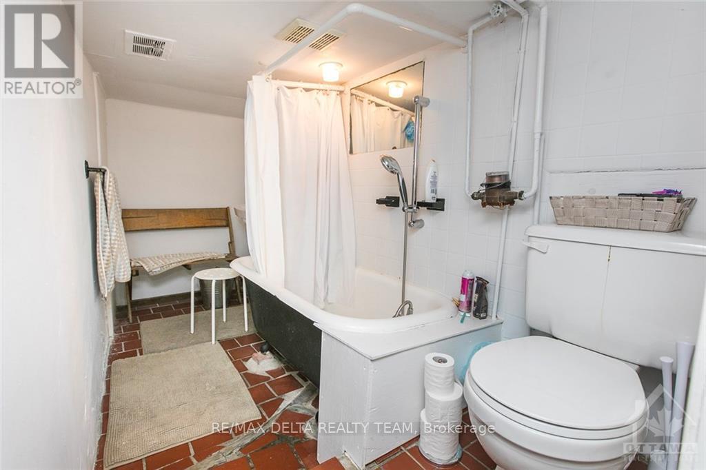 27 Perkins Street, Ottawa, Ontario  K1R 7G4 - Photo 9 - X12838750