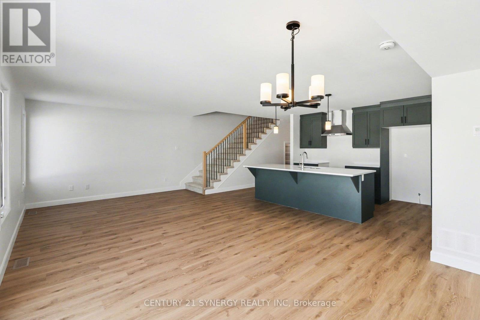 71 Villeneuve Street, North Stormont, Ontario  K0C 1W0 - Photo 11 - X12841886