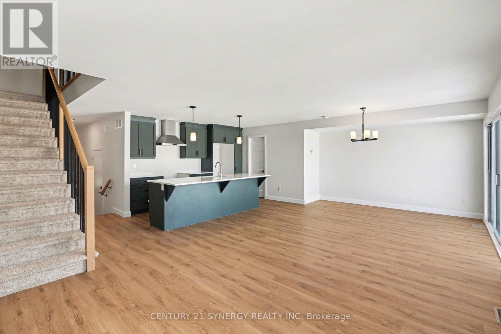 71 Villeneuve Street, North Stormont, Ontario  K0C 1W0 - Photo 12 - X12841886