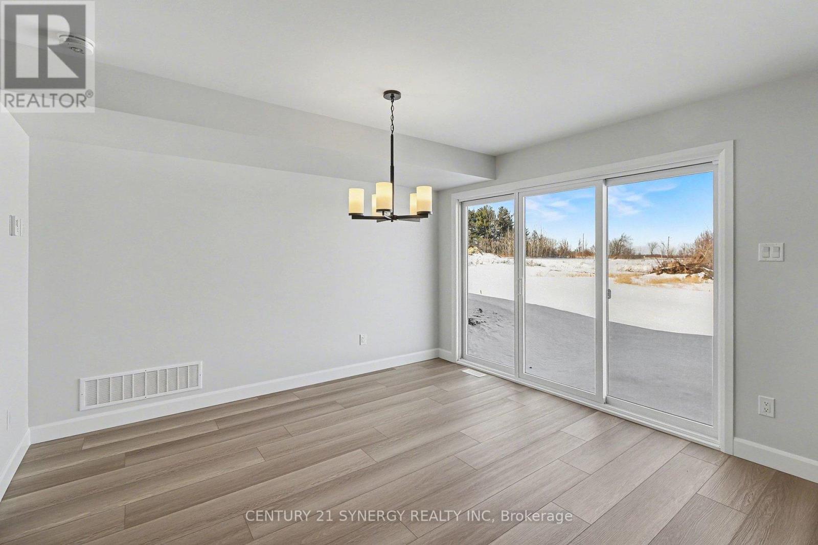 67 Villeneuve Street, North Stormont, Ontario  K0C 1W0 - Photo 12 - X12841890