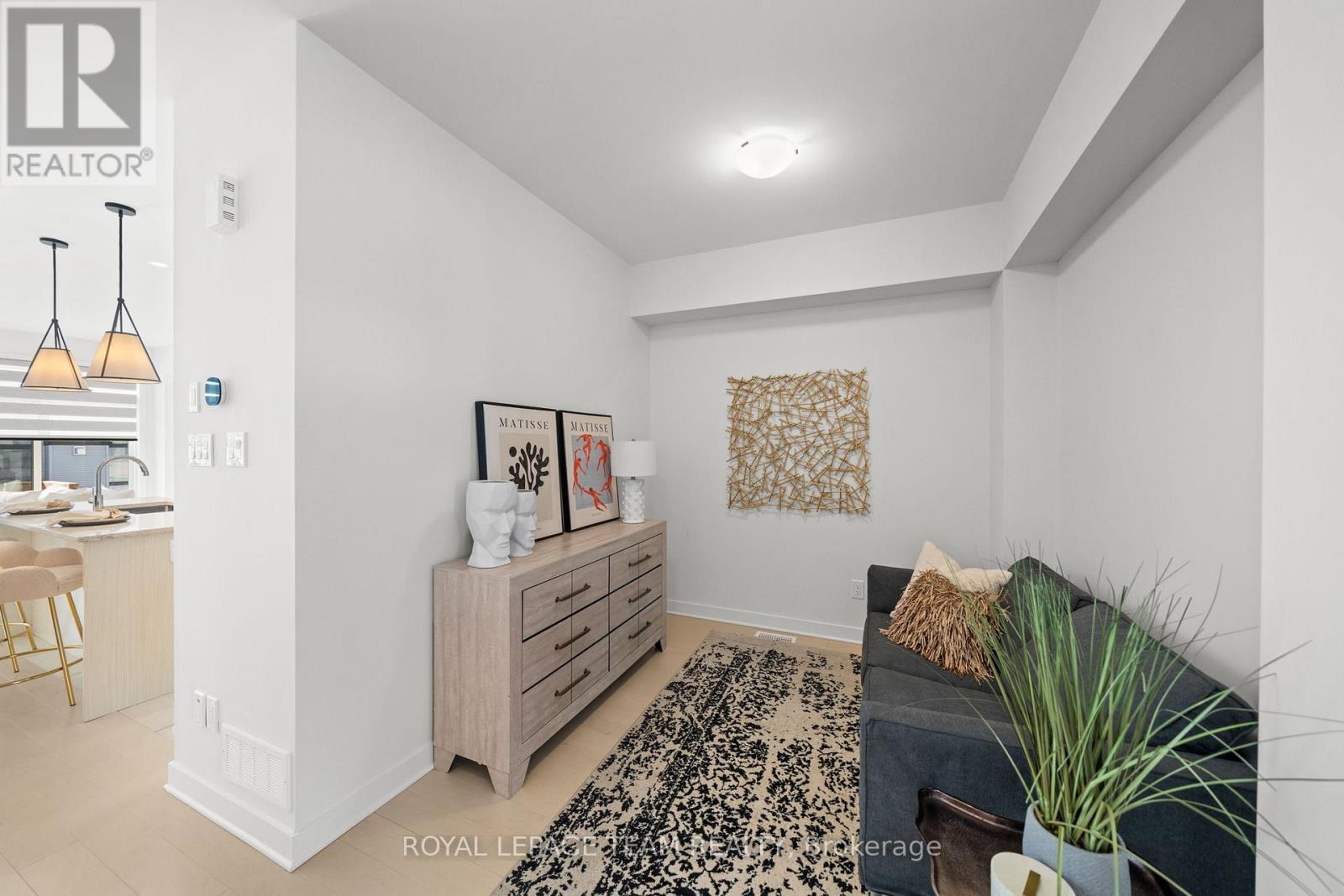 222 Trumpeter Grove, Ottawa, Ontario  K4M 0N7 - Photo 3 - X12841954