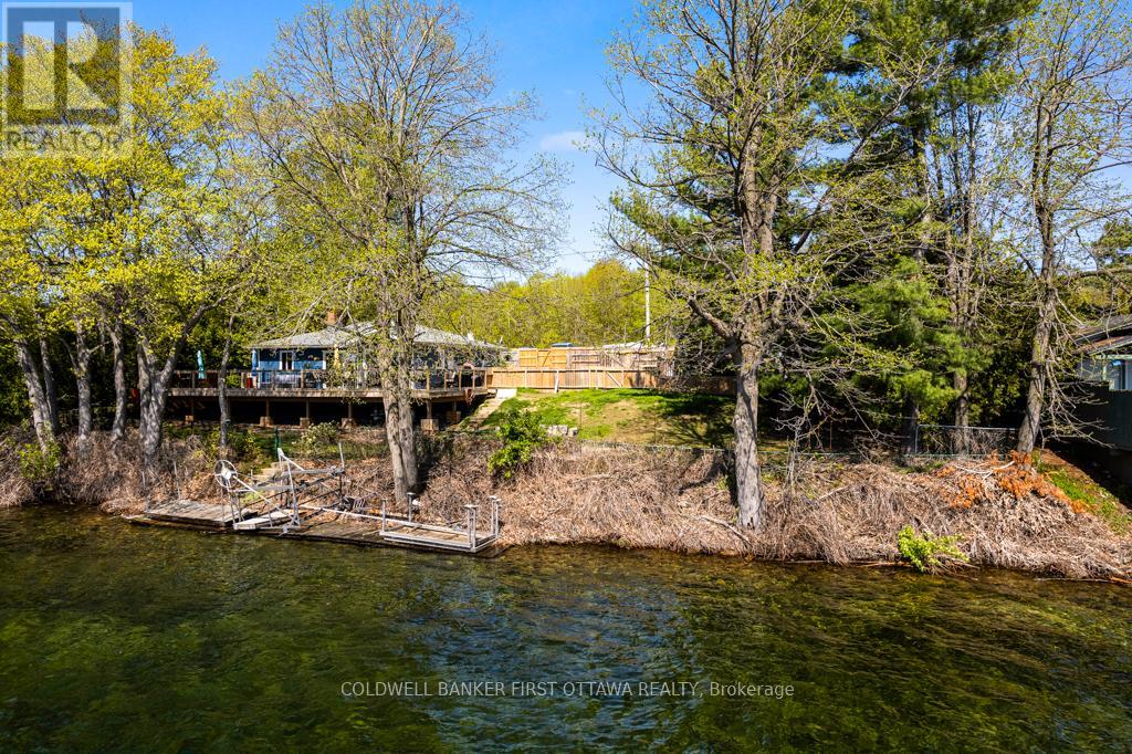 889 JONES POINT ROAD, Tay Valley, Ontario