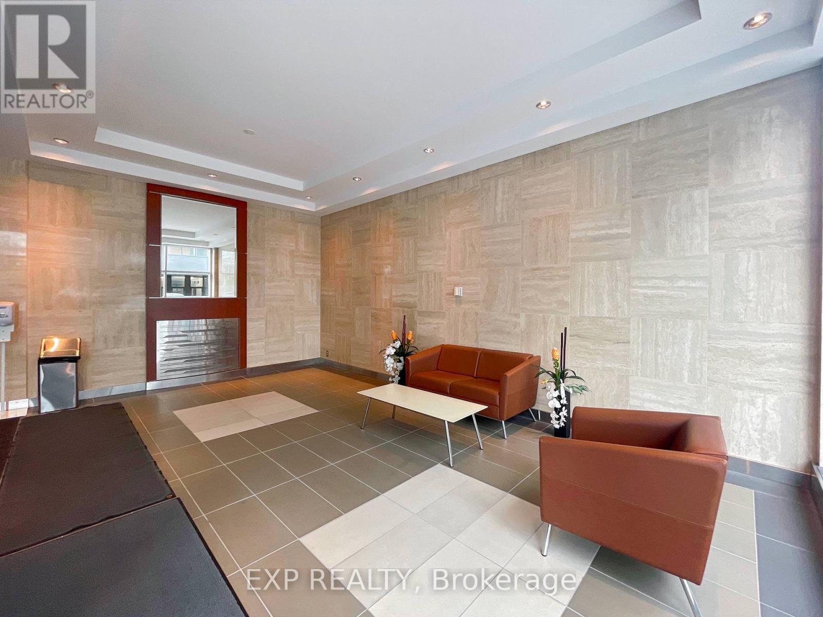 396 Cooper Street, Ottawa, Ontario  K2P 2H7 - Photo 10 - X12846190