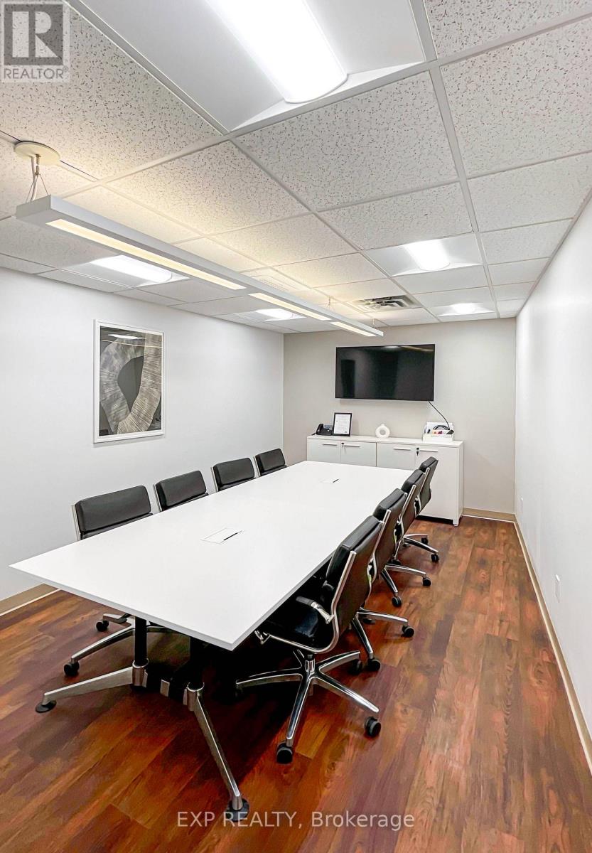 396 Cooper Street, Ottawa, Ontario  K2P 2H7 - Photo 14 - X12846190