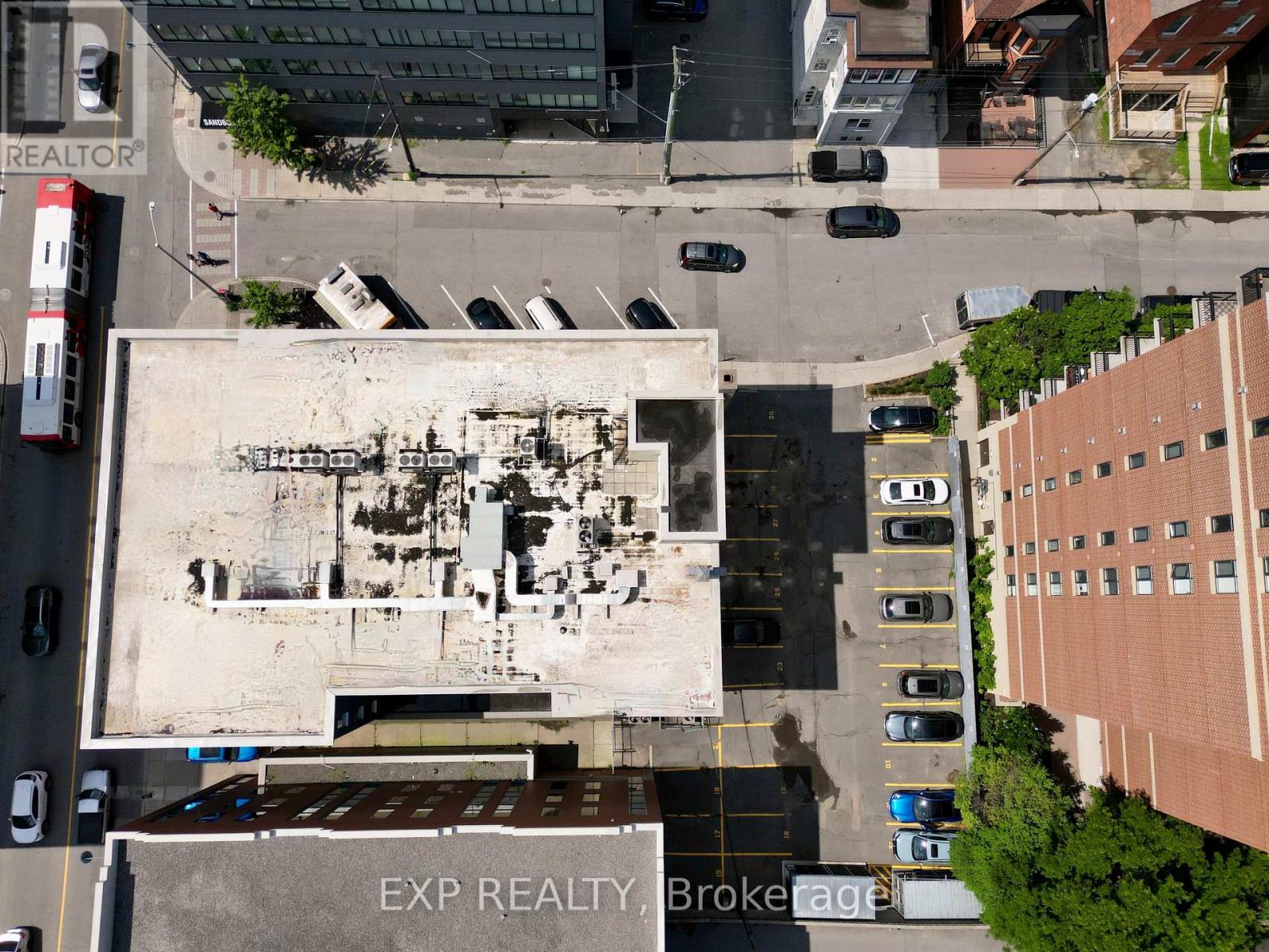 396 Cooper Street, Ottawa, Ontario  K2P 2H7 - Photo 3 - X12846190