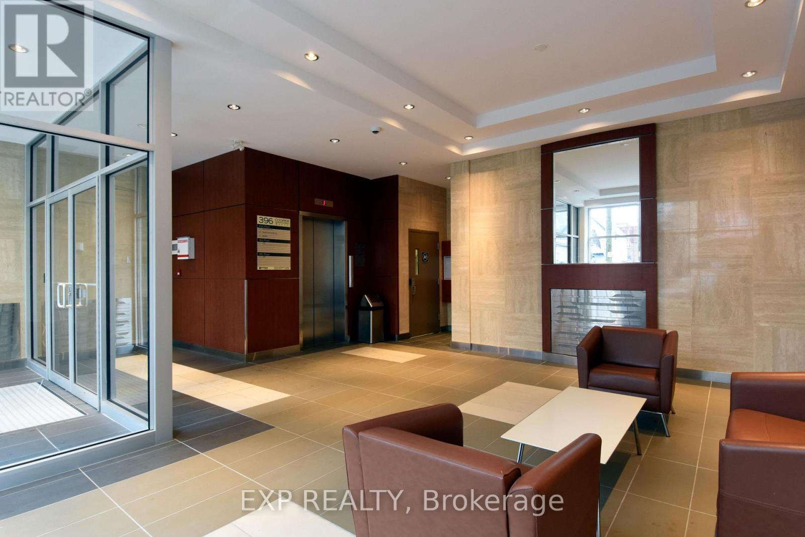 396 Cooper Street, Ottawa, Ontario  K2P 2H7 - Photo 6 - X12846190