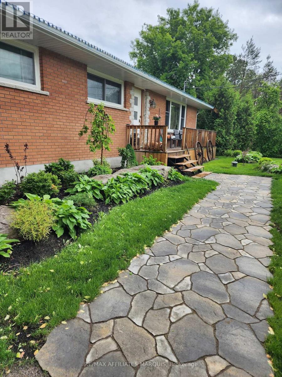 7349 Roger Stevens Drive, Montague, Ontario  K7A 4S6 - Photo 3 - X12848210