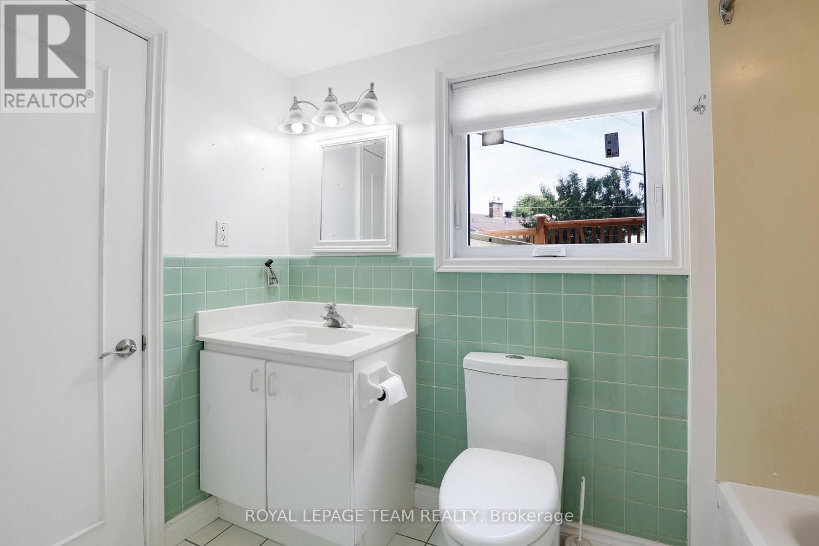 1939 Wembley Avenue, Ottawa, Ontario  K2A 1A8 - Photo 39 - X12848562