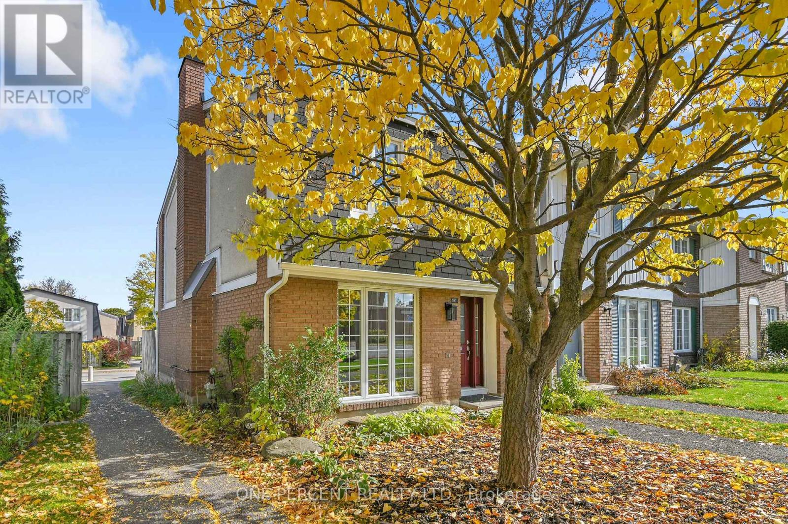 1511 Fisher Avenue, Ottawa, Ontario  K2C 3M8 - Photo 3 - X12852902