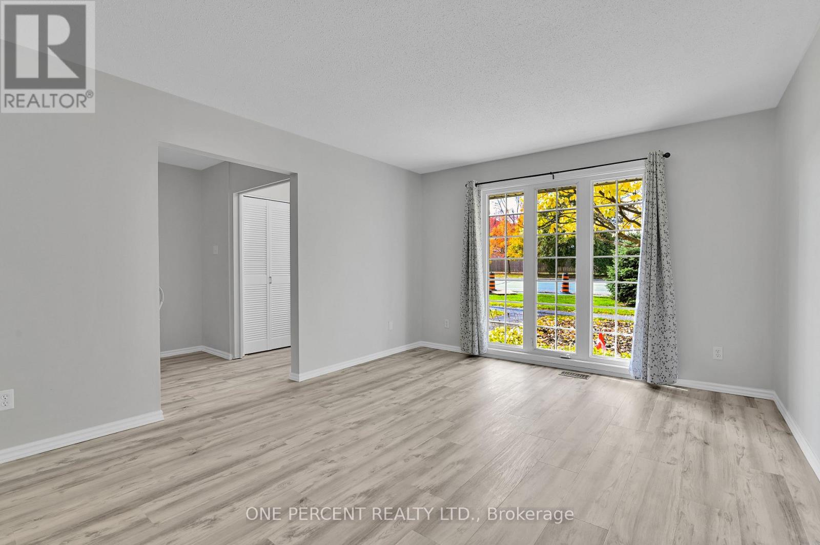 1511 Fisher Avenue, Ottawa, Ontario  K2C 3M8 - Photo 7 - X12852902