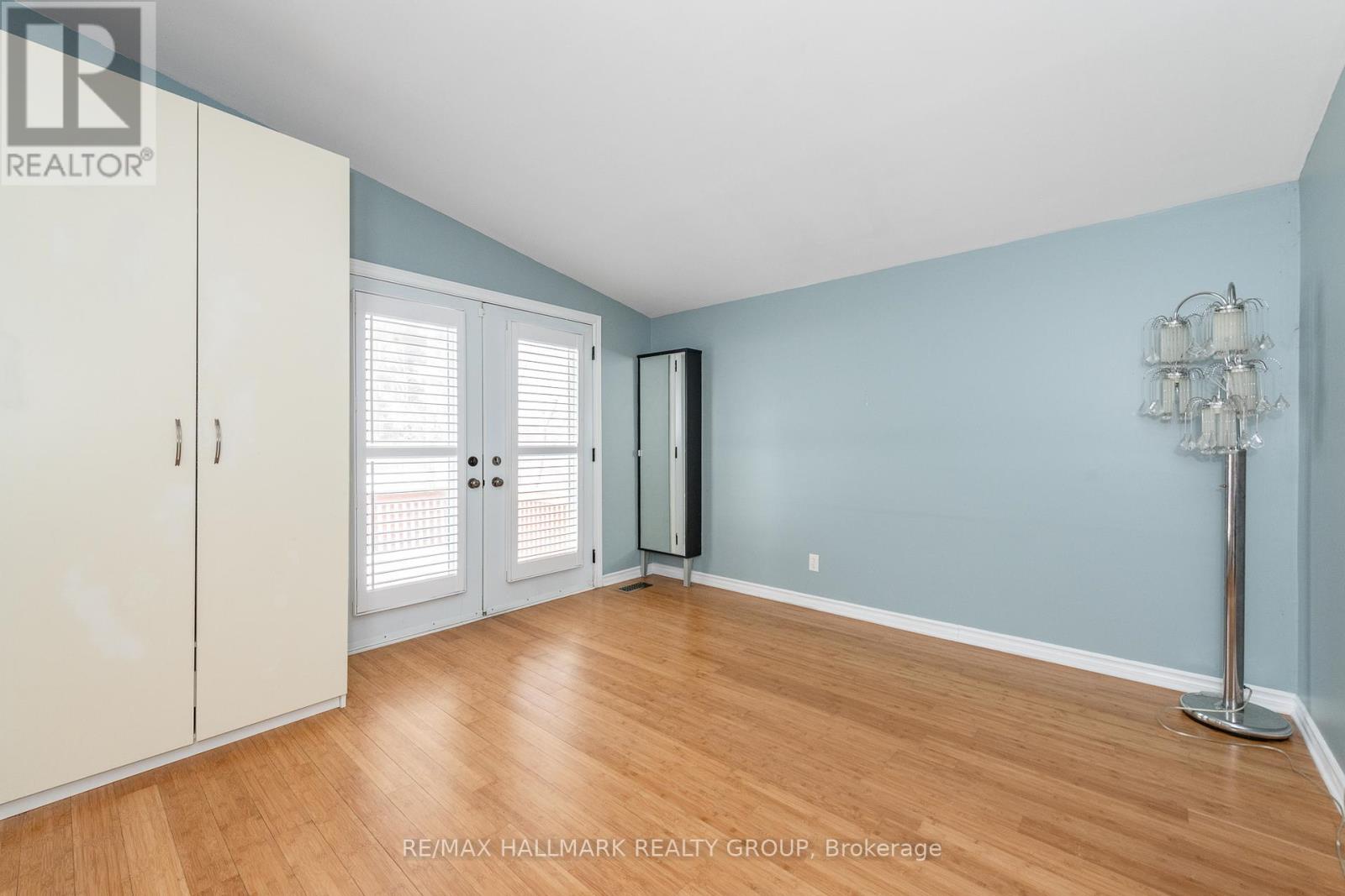 2223 Halifax Drive, Ottawa, Ontario  K1G 2W4 - Photo 13 - X12853696