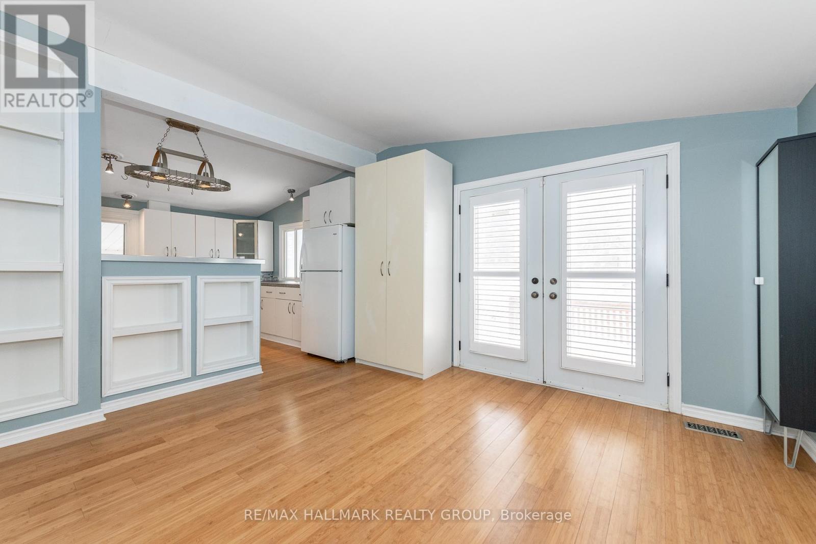 2223 Halifax Drive, Ottawa, Ontario  K1G 2W4 - Photo 15 - X12853696