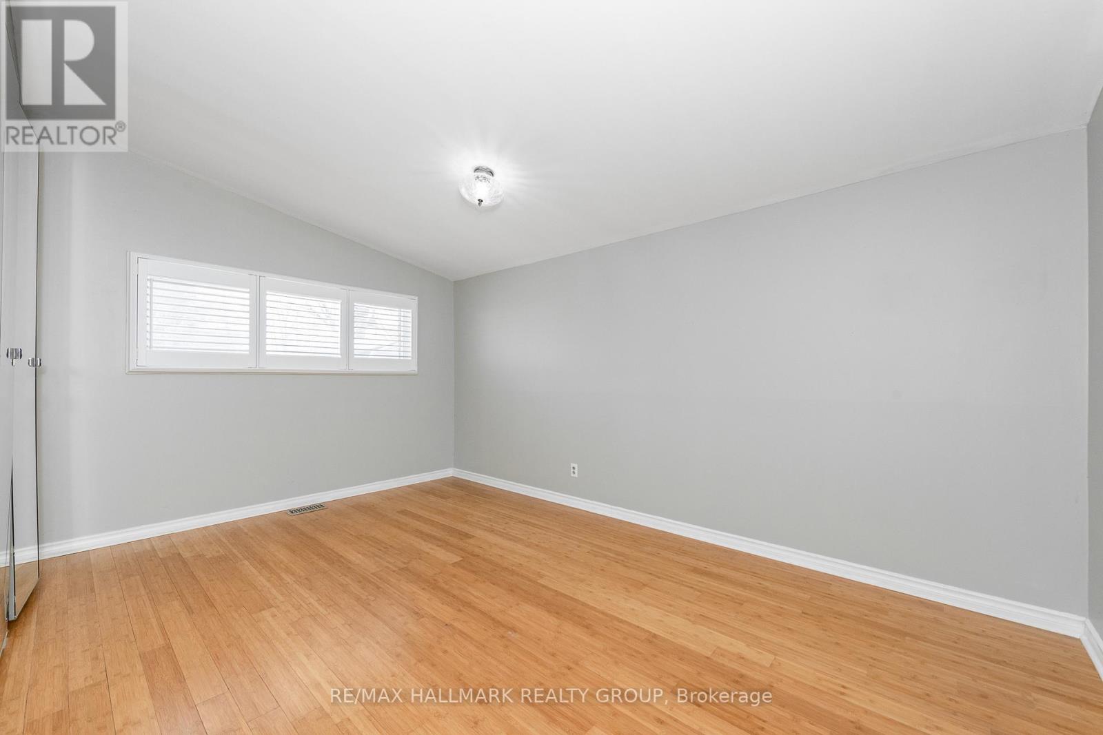 2223 Halifax Drive, Ottawa, Ontario  K1G 2W4 - Photo 20 - X12853696