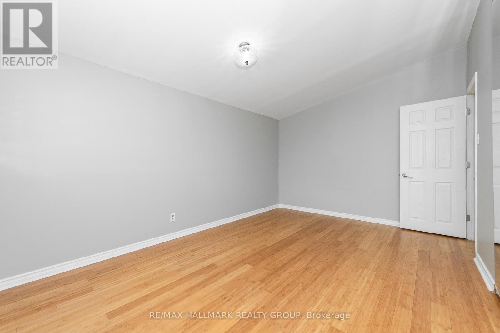 2223 Halifax Drive, Ottawa, Ontario  K1G 2W4 - Photo 23 - X12853696