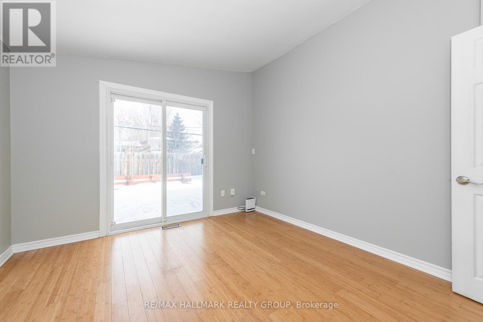 2223 Halifax Drive, Ottawa, Ontario  K1G 2W4 - Photo 24 - X12853696