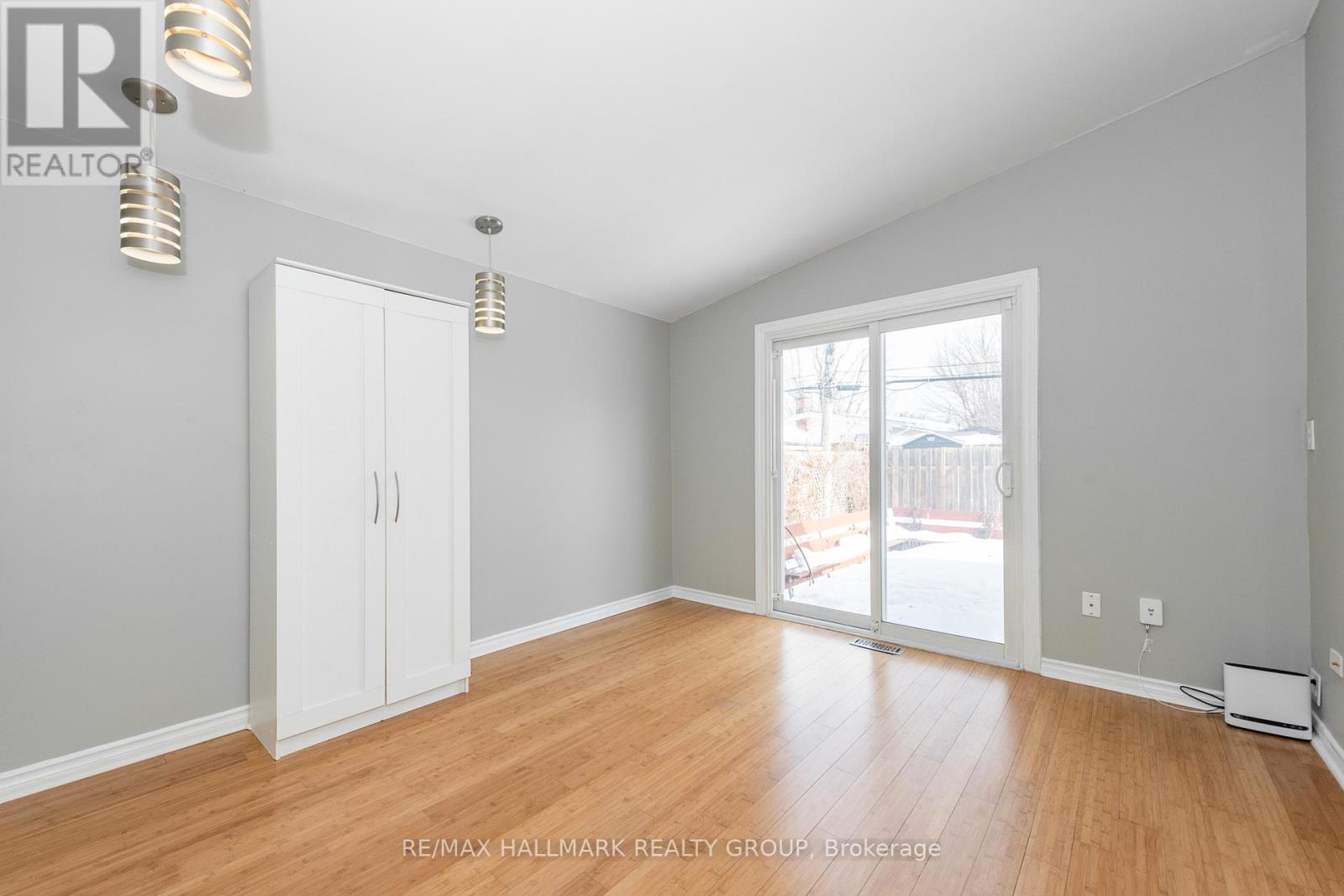 2223 Halifax Drive, Ottawa, Ontario  K1G 2W4 - Photo 26 - X12853696