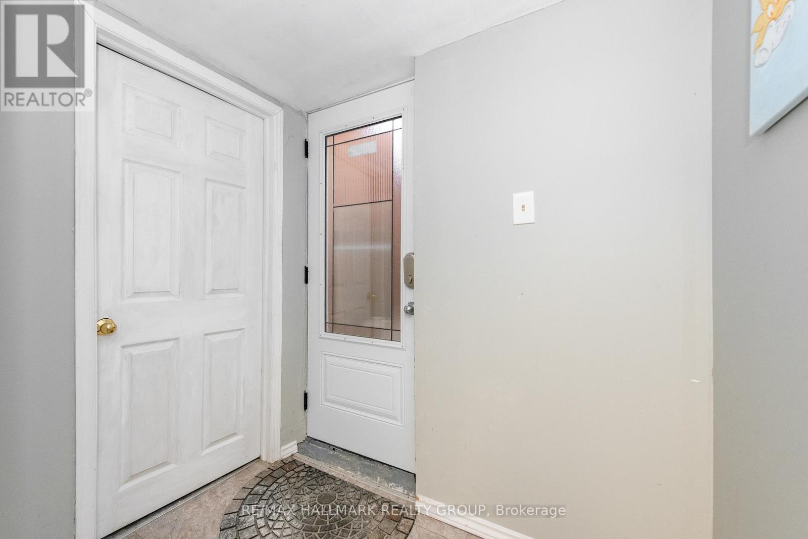 2223 Halifax Drive, Ottawa, Ontario  K1G 2W4 - Photo 29 - X12853696