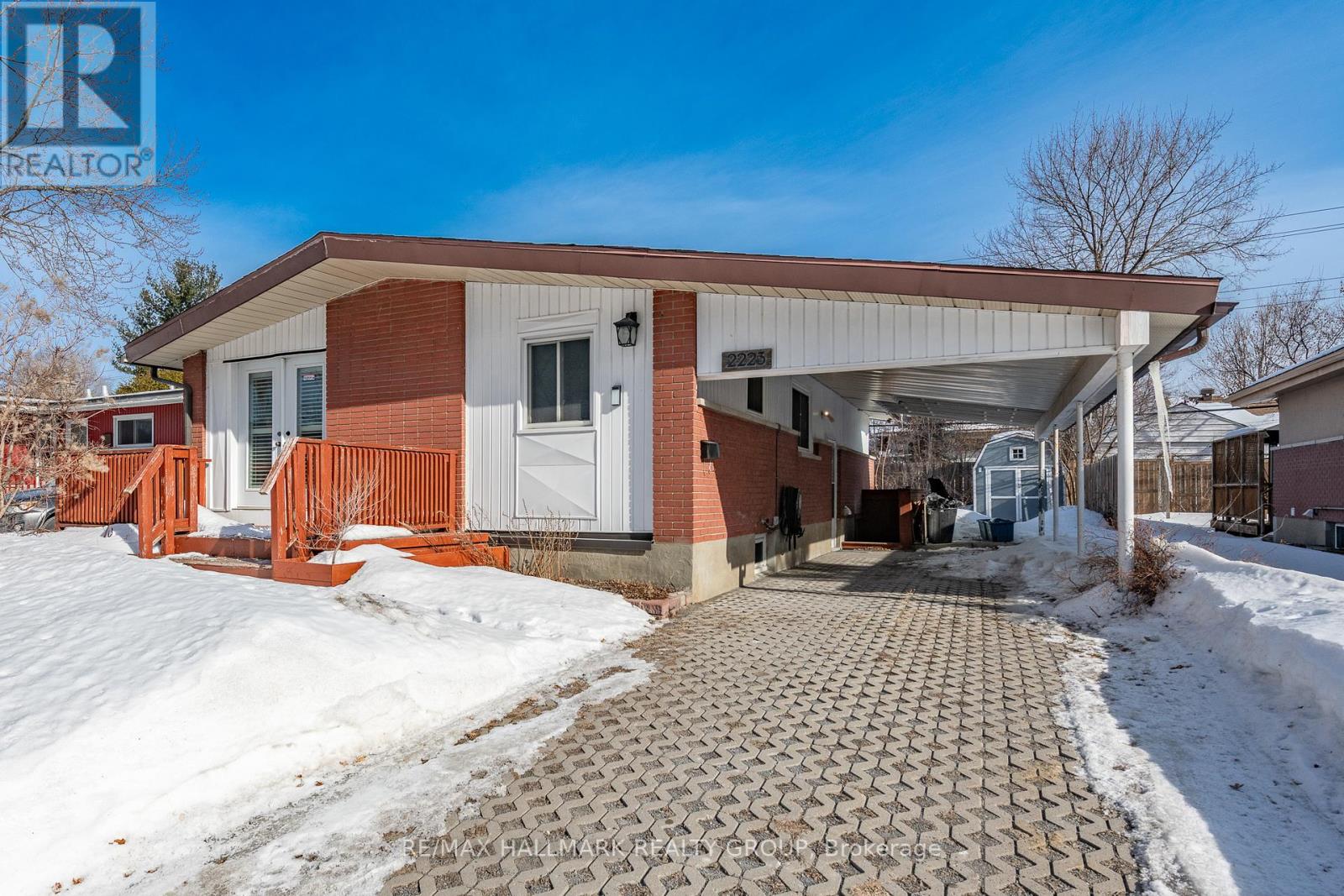 2223 Halifax Drive, Ottawa, Ontario  K1G 2W4 - Photo 3 - X12853696