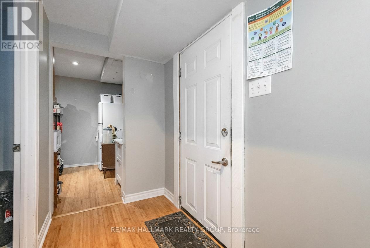 2223 Halifax Drive, Ottawa, Ontario  K1G 2W4 - Photo 31 - X12853696