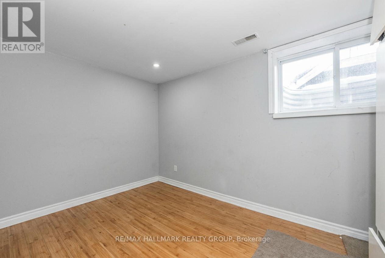 2223 Halifax Drive, Ottawa, Ontario  K1G 2W4 - Photo 36 - X12853696