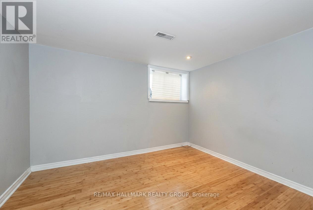 2223 Halifax Drive, Ottawa, Ontario  K1G 2W4 - Photo 38 - X12853696