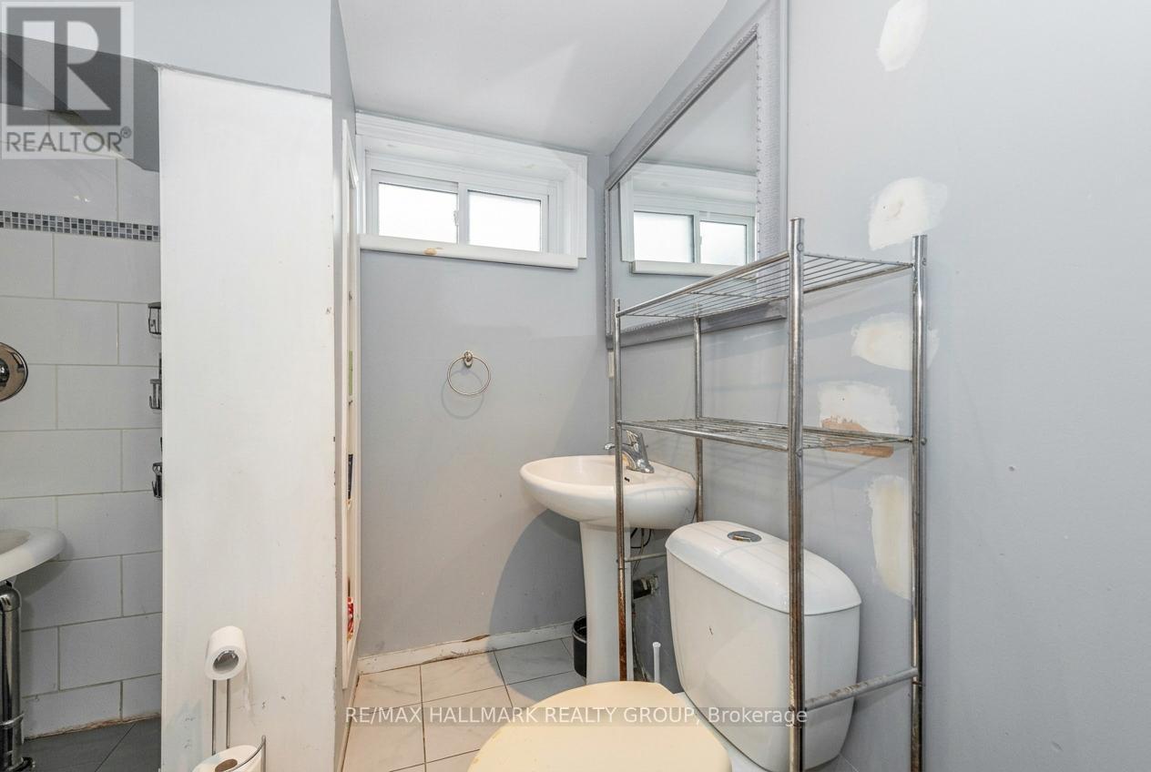 2223 Halifax Drive, Ottawa, Ontario  K1G 2W4 - Photo 40 - X12853696