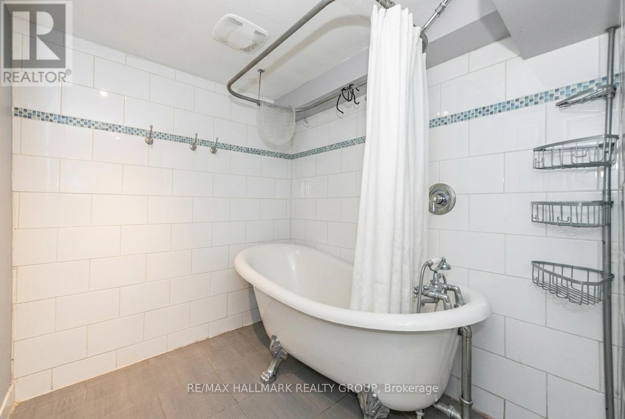 2223 Halifax Drive, Ottawa, Ontario  K1G 2W4 - Photo 41 - X12853696
