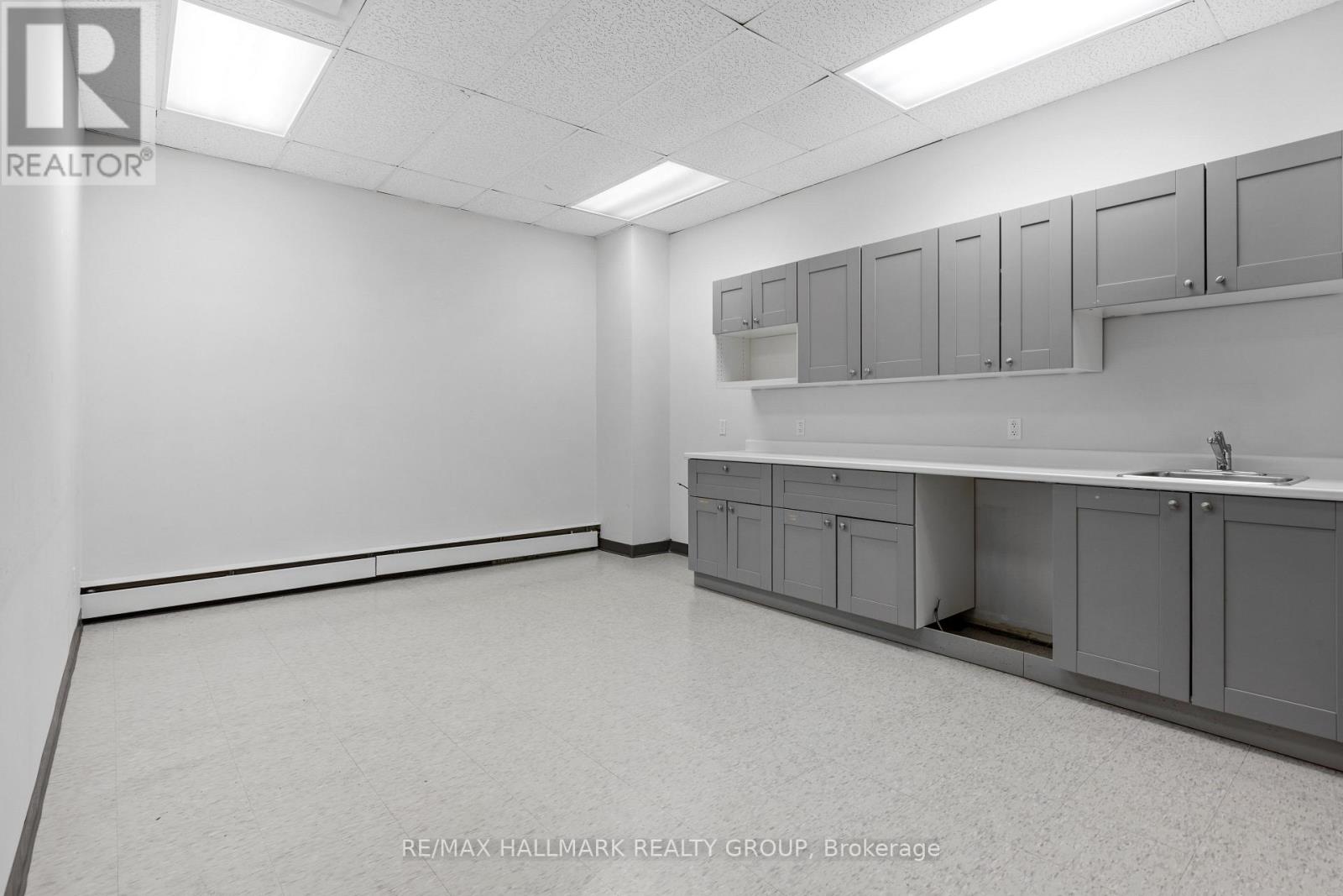 312 - 225 Metcalfe Street, Ottawa, Ontario  K2P 1P9 - Photo 3 - X12855804