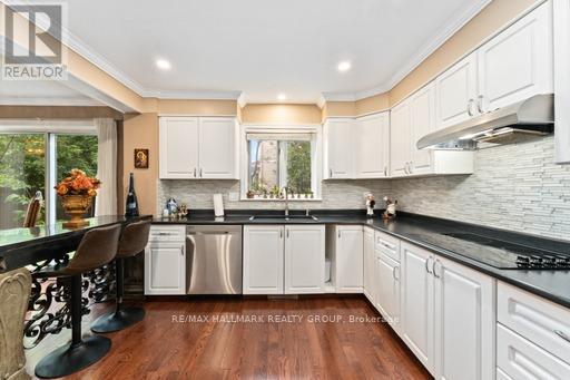 160 Sai Crescent, Ottawa, Ontario  K1G 5P2 - Photo 10 - X12858690