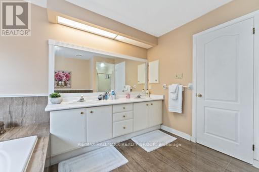 160 Sai Crescent, Ottawa, Ontario  K1G 5P2 - Photo 17 - X12858690