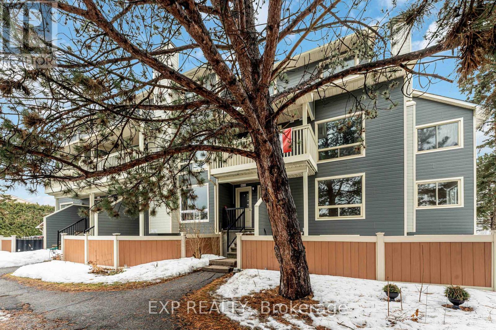 45a - 802 St. Andre Drive, Ottawa, Ontario  K1C 4R3 - Photo 2 - X12860044