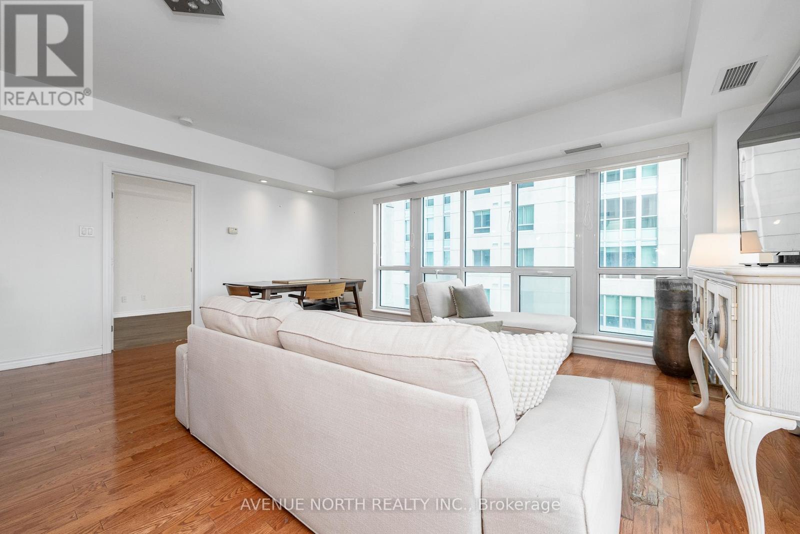 912 - 200 Rideau Street, Ottawa, Ontario  K1N 5Y1 - Photo 19 - X12860564