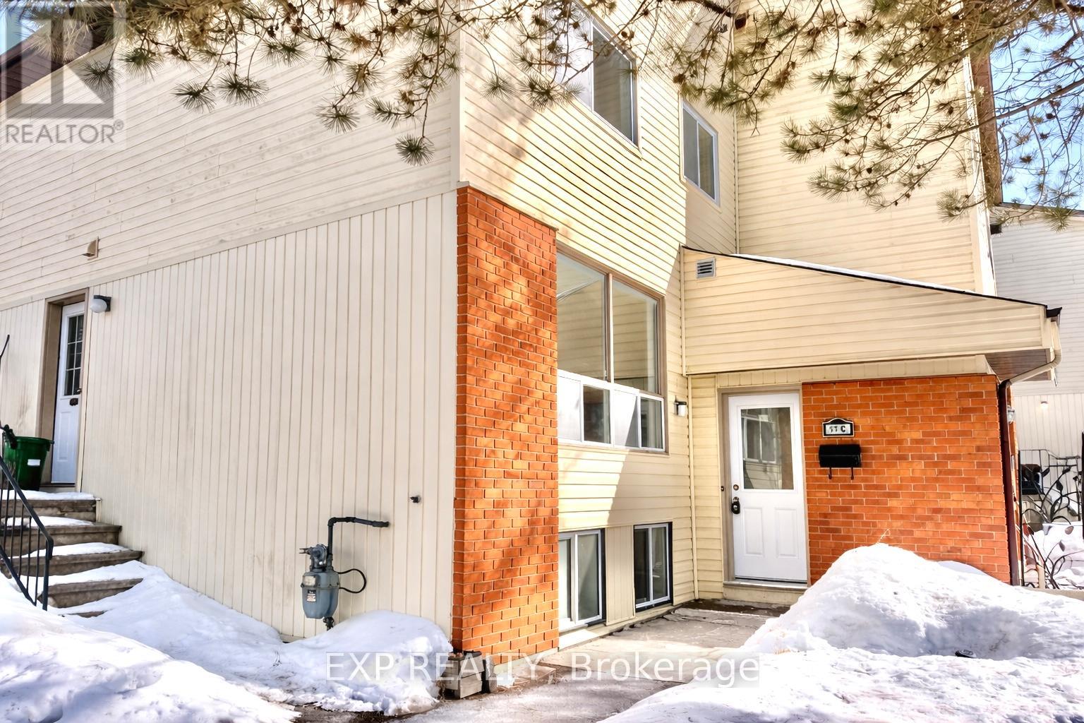 11c Sonnet Crescent, Ottawa, Ontario  K2H 8W8 - Photo 1 - X12861554