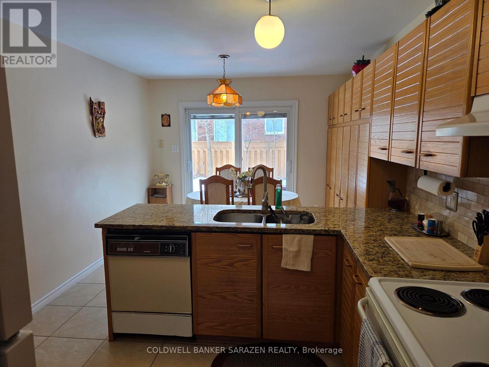 31 Dossetter Way, Ottawa, Ontario  K1G 4S3 - Photo 10 - X12862170