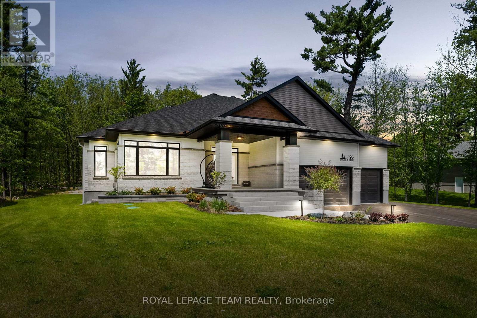 190 Raymond Luhta Crescent, Mcnab/braeside, Ontario  K7S 3G8 - Photo 1 - X12862894