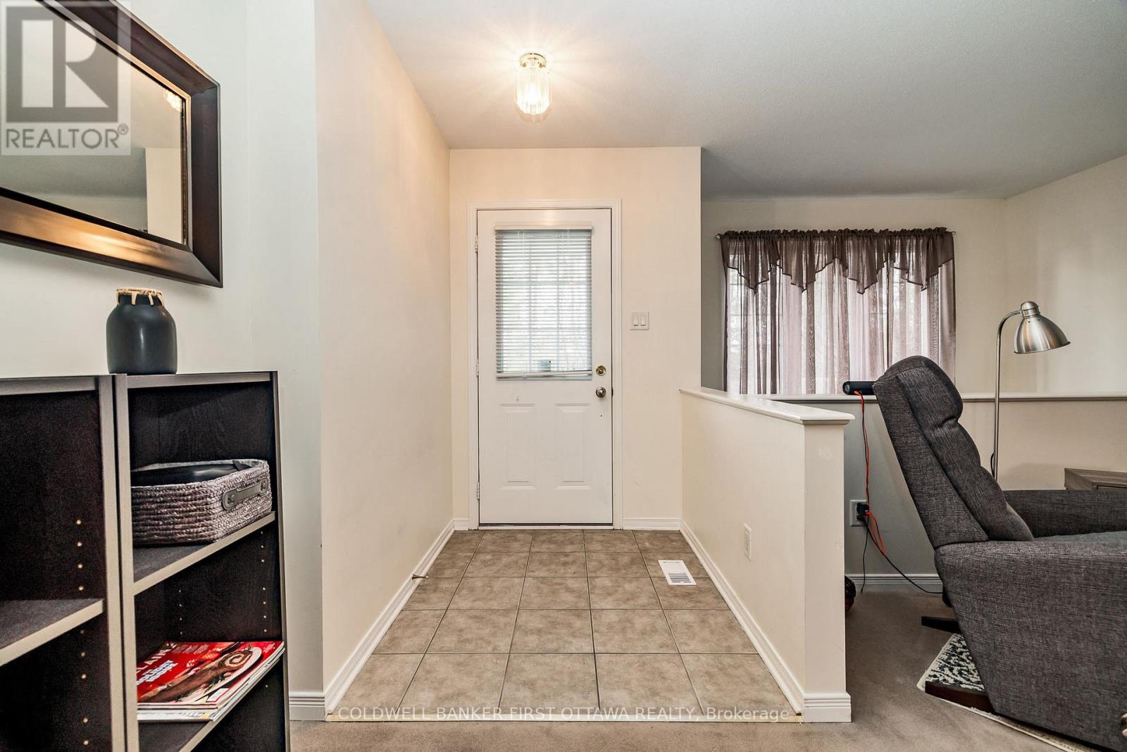 389 Wiffen Private, Ottawa, Ontario  K2H 1G4 - Photo 5 - X12867372