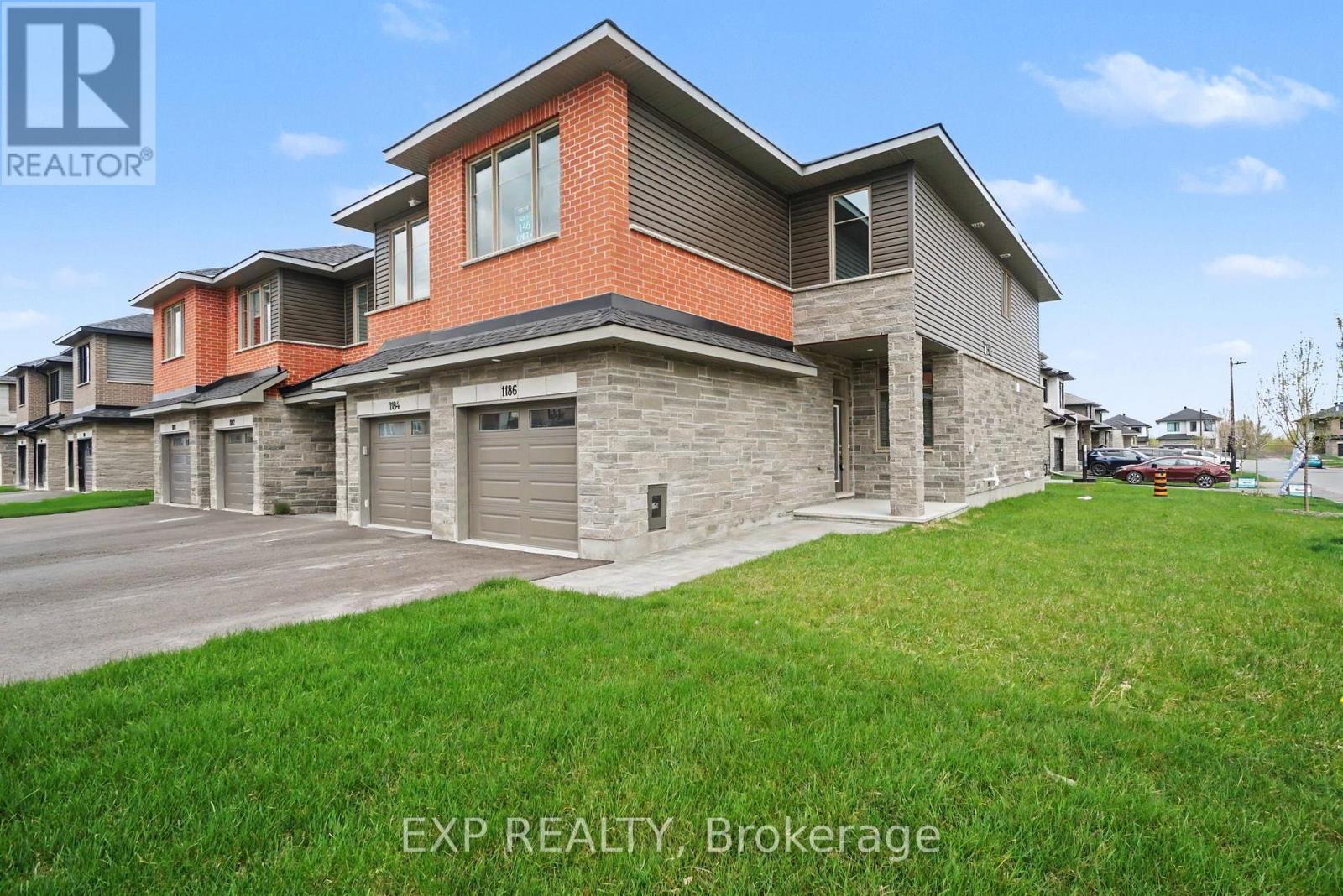 1186 Cope Drive, Ottawa, Ontario  K2S 3C4 - Photo 2 - X12868266