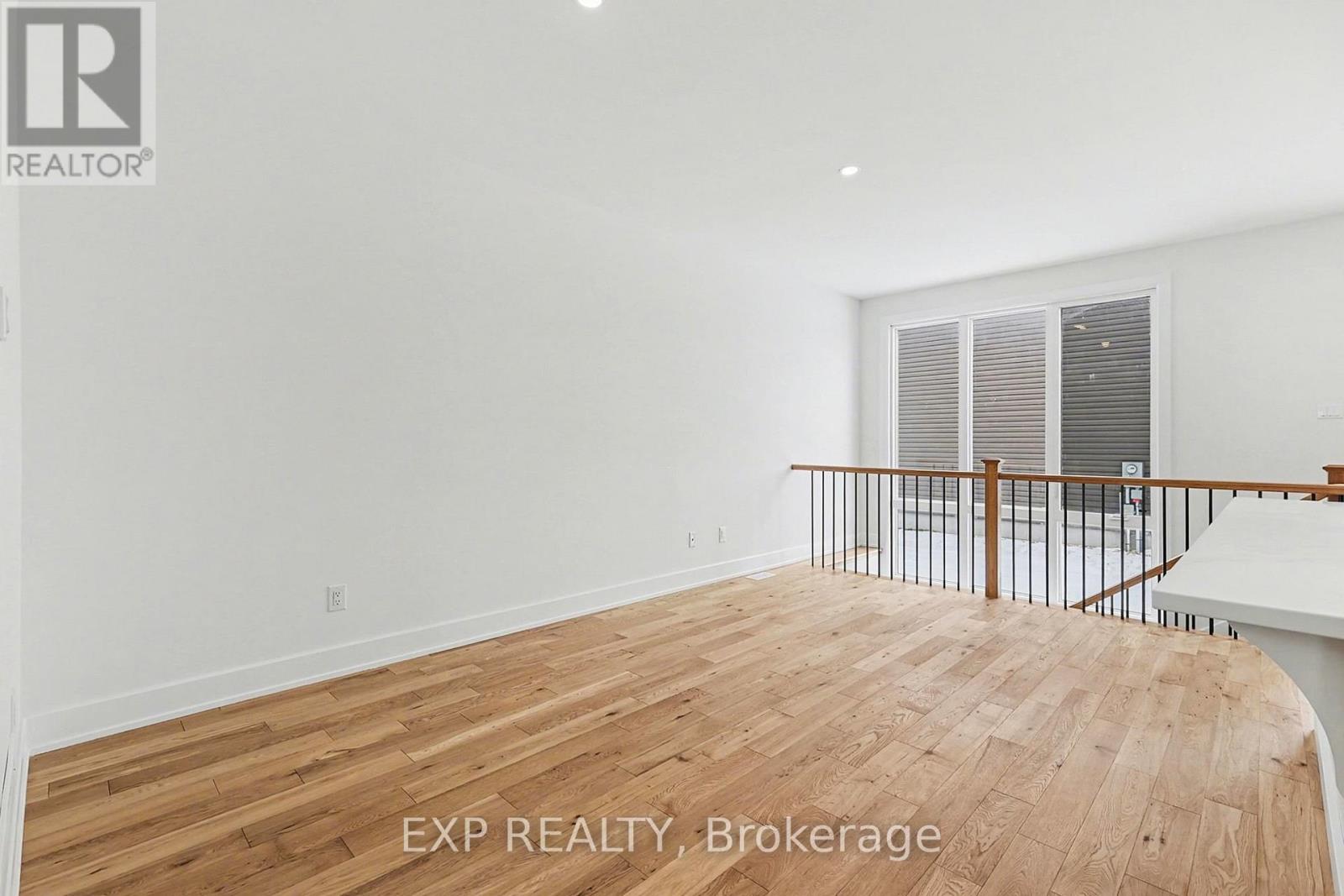 1186 Cope Drive, Ottawa, Ontario  K2S 3C4 - Photo 3 - X12868266