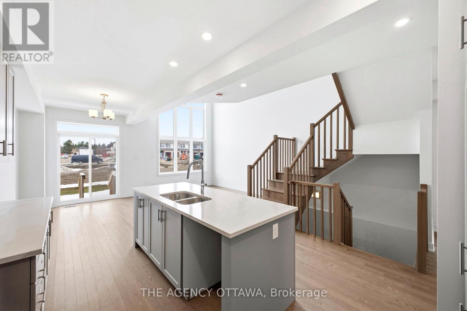 1132 Spoor Street, Ottawa, Ontario  K2K 1X7 - Photo 10 - X12868554