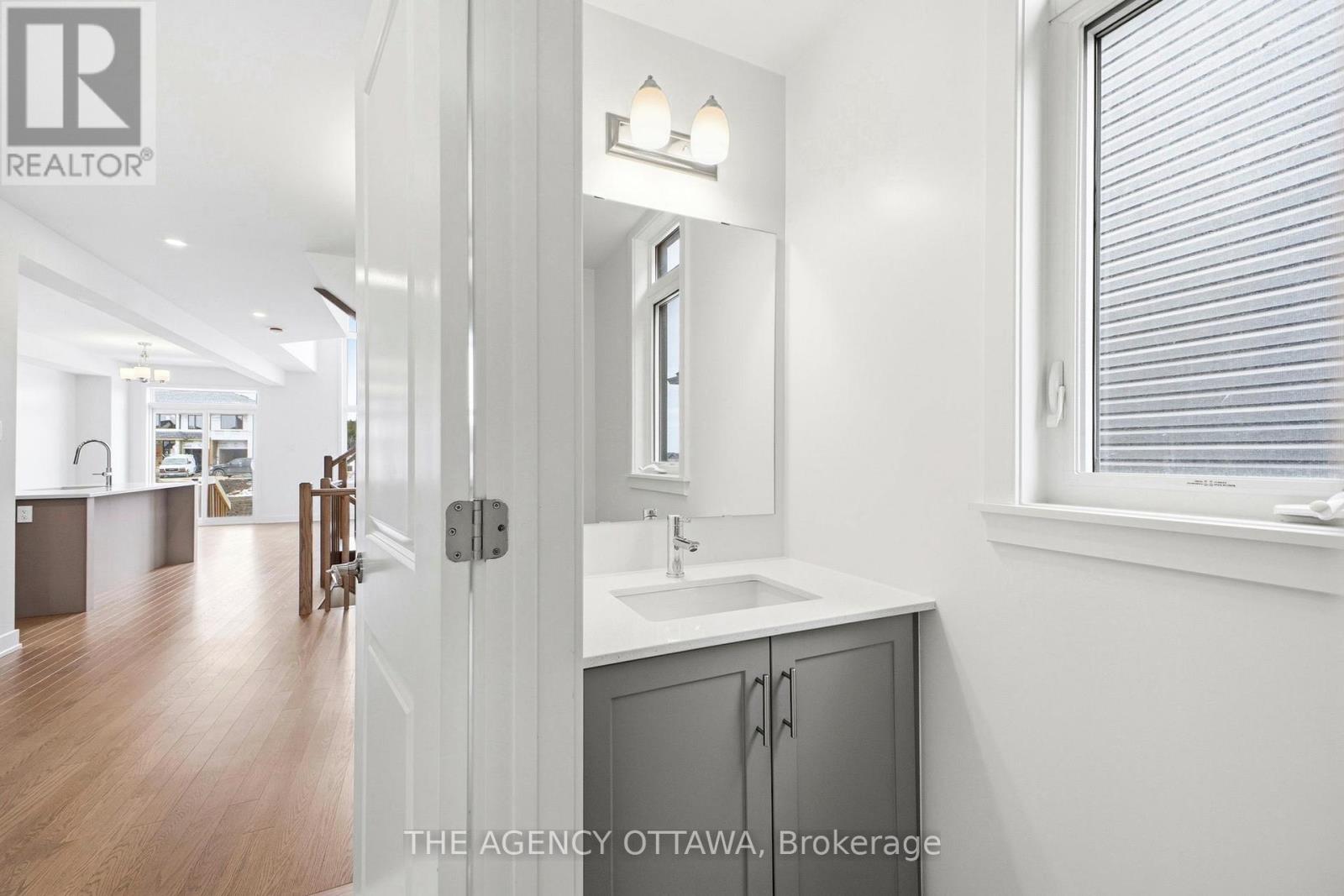 1132 Spoor Street, Ottawa, Ontario  K2K 1X7 - Photo 5 - X12868554