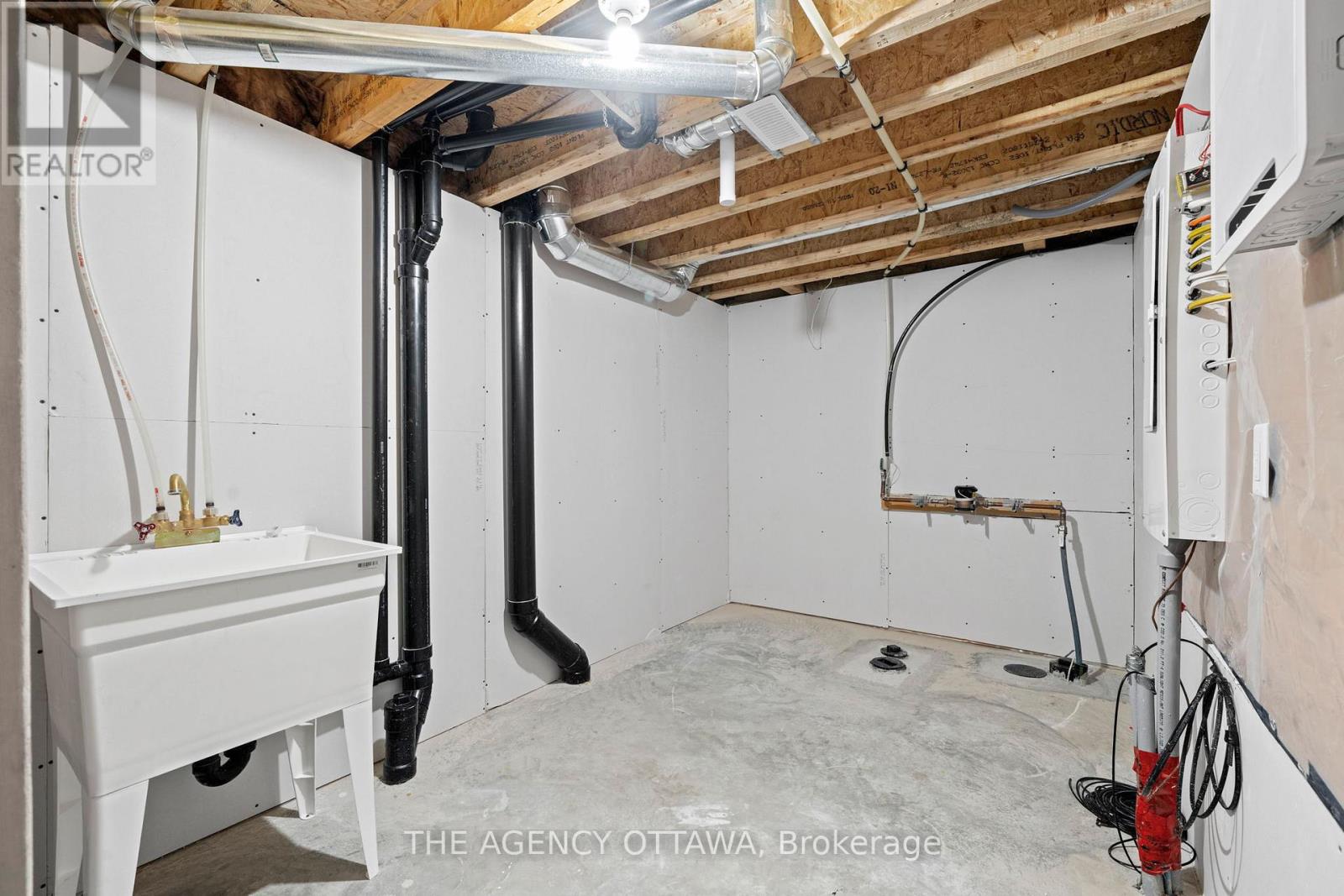 267 Apricot Street, Ottawa, Ontario  K1X 0K1 - Photo 34 - X12869024