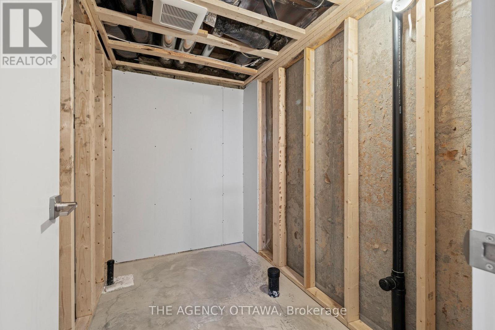 267 Apricot Street, Ottawa, Ontario  K1X 0K1 - Photo 35 - X12869024