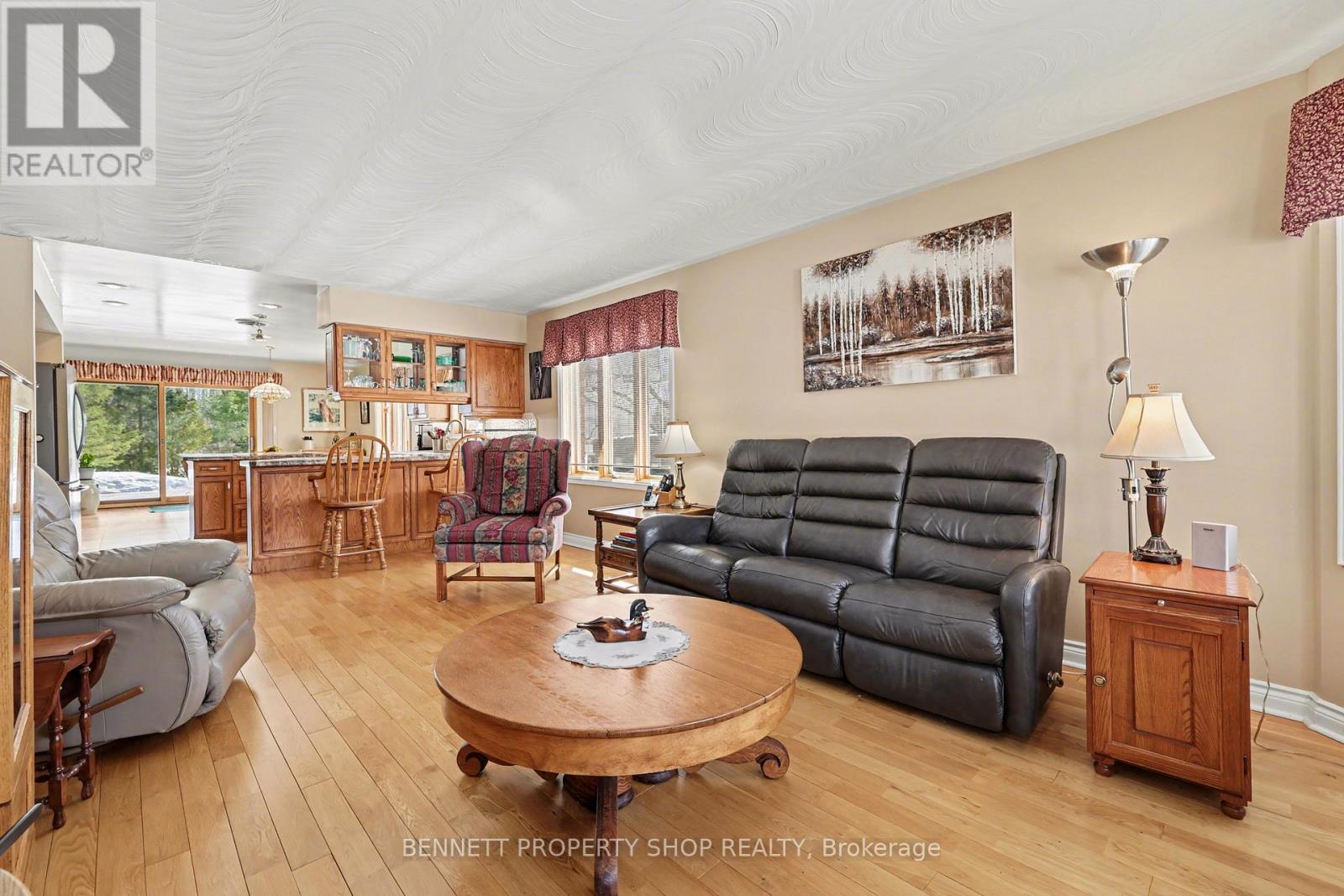 579 Kelly-Jordan Road, Montague, Ontario  K7A 4S4 - Photo 5 - X12872034