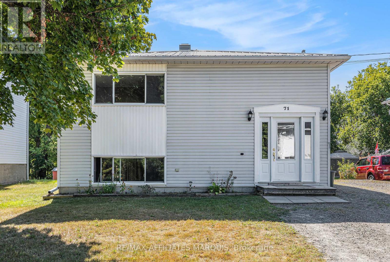 71 STEPHEN STREET, Smiths Falls, Ontario