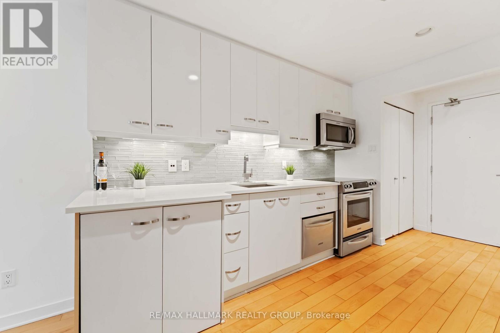 15 - 202 St Patrick Street, Ottawa, Ontario  K1N 5K3 - Photo 3 - X12875004