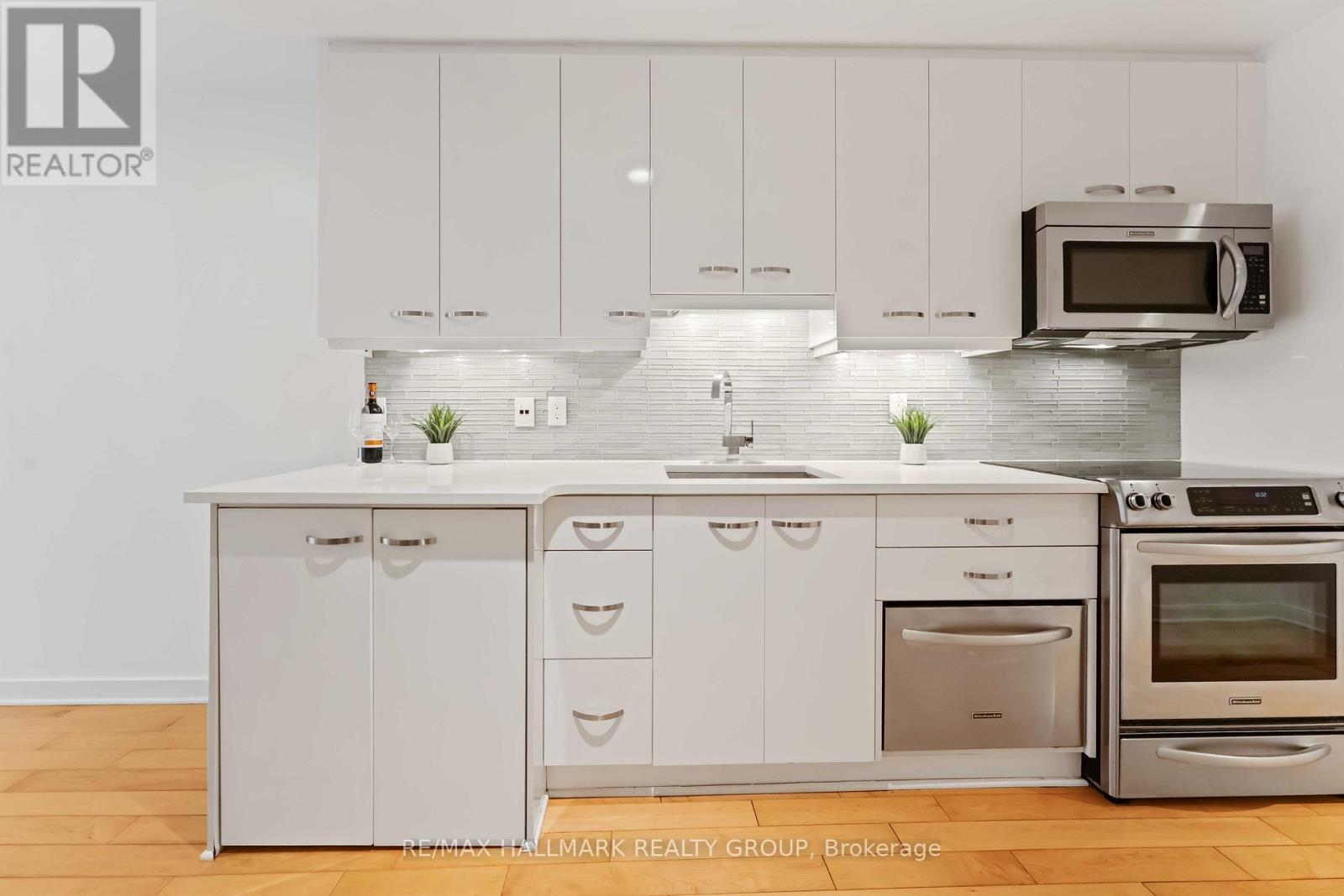 15 - 202 St Patrick Street, Ottawa, Ontario  K1N 5K3 - Photo 4 - X12875004