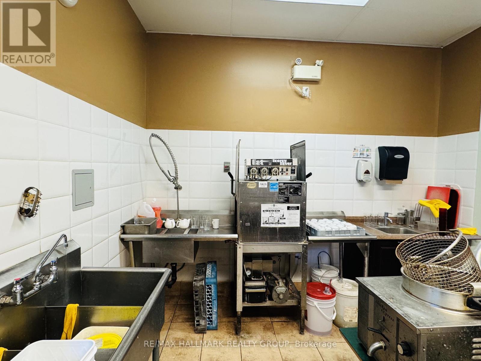 33 Queen St Street, North Stormont, Ontario  K0A 1R0 - Photo 16 - X12875902