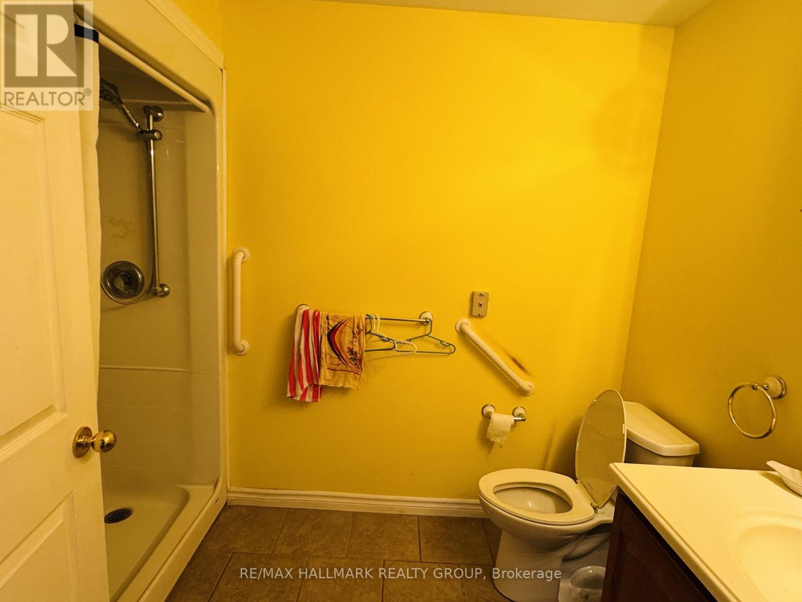 33 Queen St Street, North Stormont, Ontario  K0A 1R0 - Photo 20 - X12875902